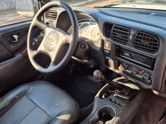 CHEVROLET-BLAZER-2.4 MPFI 4X2 8V GASOLINA 4P MANUAL CHEVROLET-BLAZER-2002