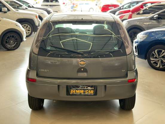 CHEVROLET-CORSA-2011
