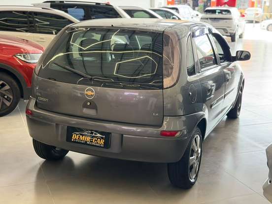 CHEVROLET-CORSA-2011