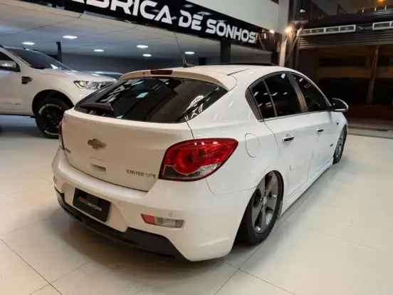 CHEVROLET-CRUZE-2017