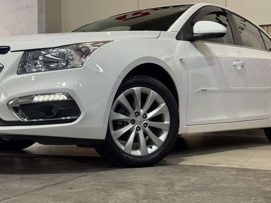 CHEVROLET-CRUZE-2014
