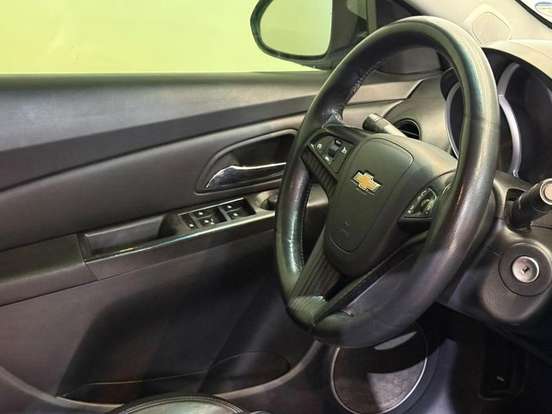 CHEVROLET-CRUZE-2013