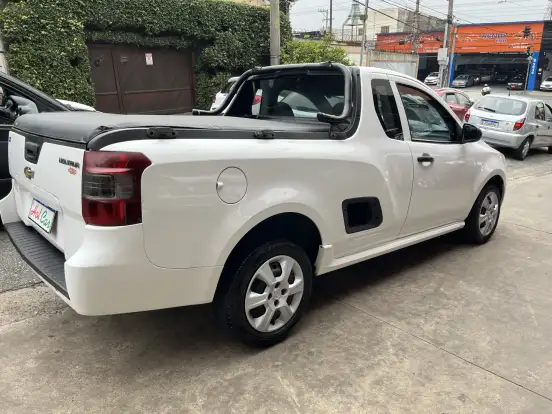 CHEVROLET-MONTANA-2016