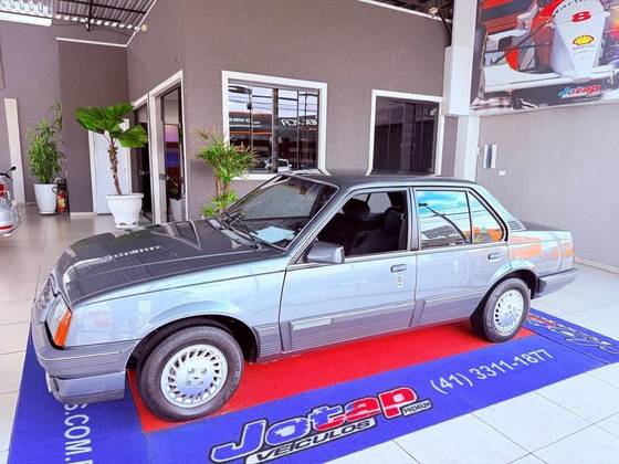 CHEVROLET MONZA 2.0 CLASSIC SE 8V GASOLINA 4P AUTOMÁTICO