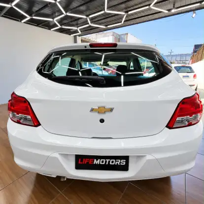 CHEVROLET-ONIX-2018
