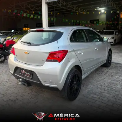 CHEVROLET-ONIX-2018