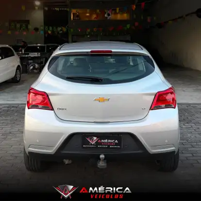 CHEVROLET-ONIX-2018