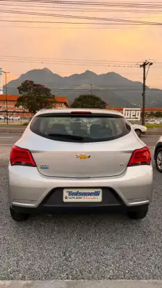 CHEVROLET-ONIX-2018