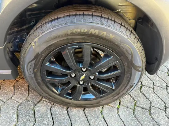 CHEVROLET-ONIX-2018