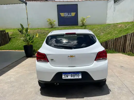 CHEVROLET-ONIX-2019