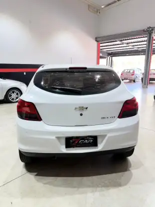 CHEVROLET-ONIX-2015