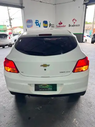 CHEVROLET-ONIX-2015
