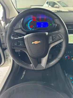 CHEVROLET-ONIX-2015