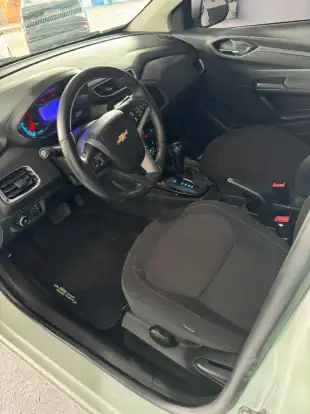 CHEVROLET-ONIX-2015