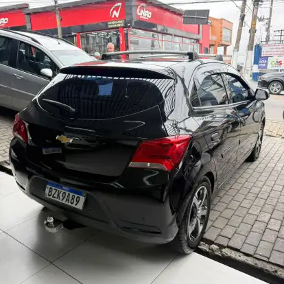 CHEVROLET-ONIX-2018