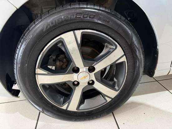 CHEVROLET-ONIX-2016