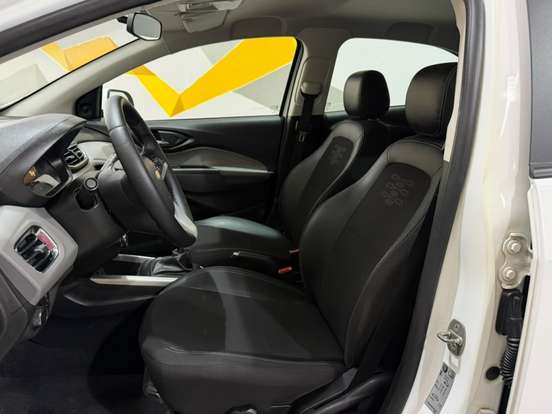 CHEVROLET-ONIX-2018