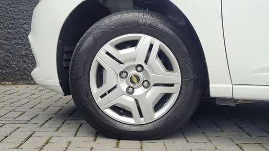 CHEVROLET-ONIX-1.0 MPFI LT 8V FLEX 4P MANUAL CHEVROLET-ONIX-2014