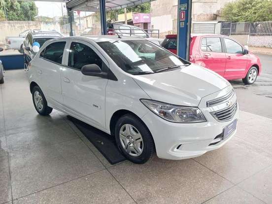 CHEVROLET-ONIX-2015