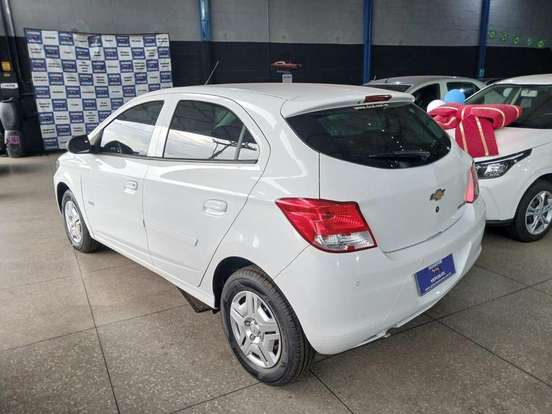 CHEVROLET-ONIX-2015
