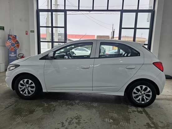 CHEVROLET-ONIX-2019