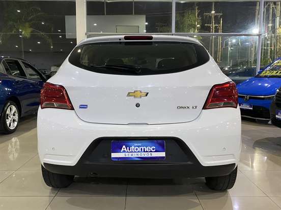 CHEVROLET-ONIX-1.4 MPFI LT 8V FLEX 4P AUTOMÁTICO CHEVROLET-ONIX-2017