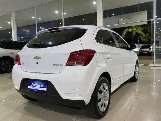 CHEVROLET-ONIX-2017