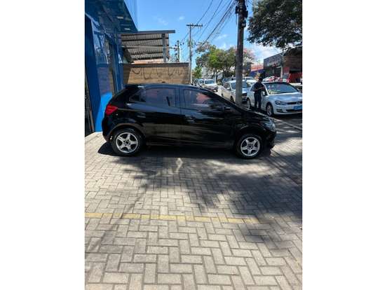 CHEVROLET-ONIX-2013