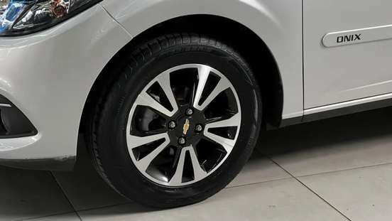 CHEVROLET-ONIX-2013
