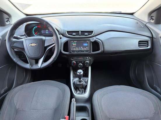 CHEVROLET-ONIX-2015