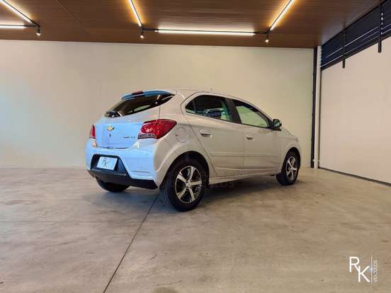 CHEVROLET-ONIX-2016