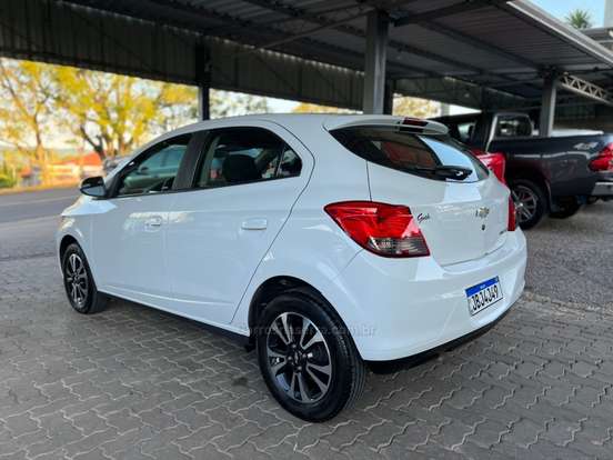 CHEVROLET-ONIX-2015