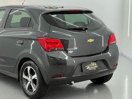 CHEVROLET-ONIX-1.4 MPFI LTZ 8V FLEX 4P AUTOMÁTICO CHEVROLET-ONIX-2018