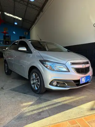 CHEVROLET-PRISMA-2014