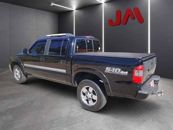 CHEVROLET-S10-2.8 EXECUTIVE 4X4 CD 12V TURBO ELECTRONIC INTERCOOLER DIESEL 4P MANUAL CHEVROLET-S10-2011