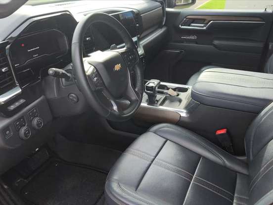 CHEVROLET-SILVERADO-5.3 V8 GASOLINA 1500 HIGH COUNTRY 4X4 AUTOMÁTICO CHEVROLET-SILVERADO-2023