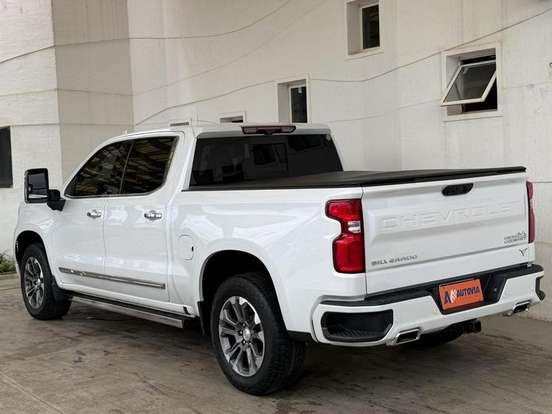 CHEVROLET-SILVERADO-5.3 V8 GASOLINA 1500 HIGH COUNTRY 4X4 AUTOMÁTICO CHEVROLET-SILVERADO-2024