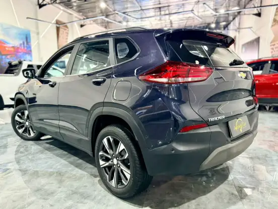 CHEVROLET-TRACKER-2023