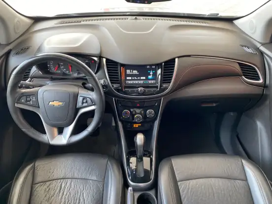 CHEVROLET-TRACKER-2017