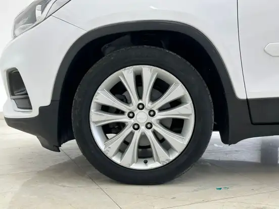 CHEVROLET-TRACKER-2018