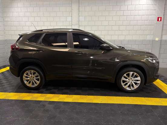 CHEVROLET-TRACKER-2023
