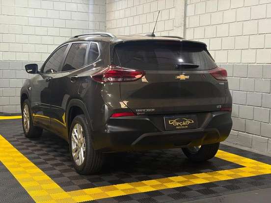 CHEVROLET-TRACKER-2023
