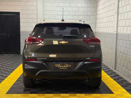 CHEVROLET-TRACKER-2023