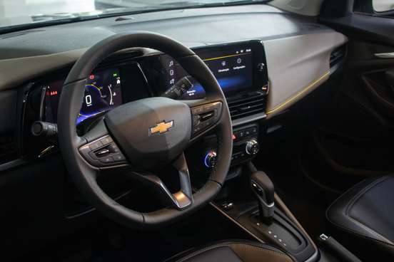 CHEVROLET-TRACKER-2025