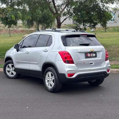 CHEVROLET-TRACKER-2019