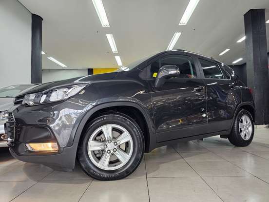 CHEVROLET-TRACKER-2018