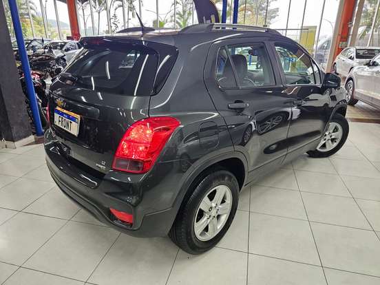 CHEVROLET-TRACKER-2018