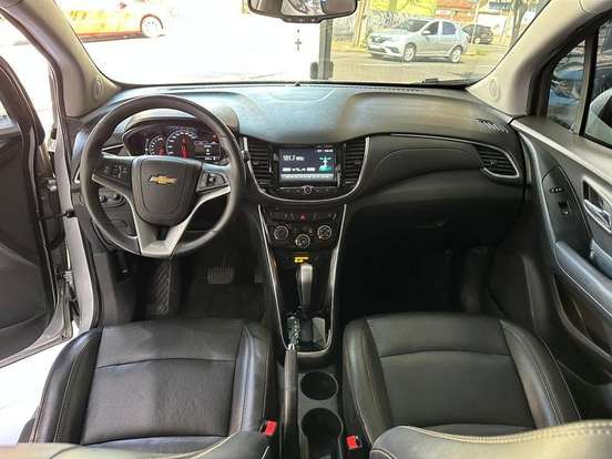 CHEVROLET-TRACKER-2017