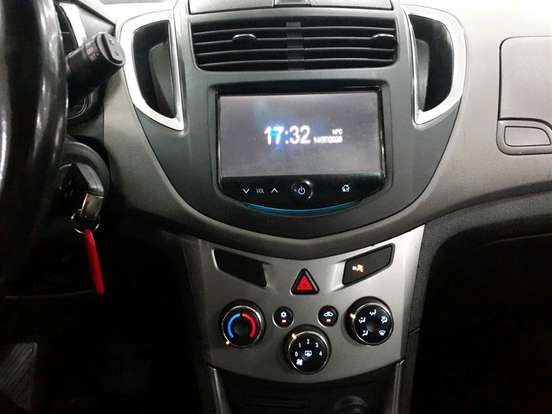 CHEVROLET-TRACKER-2015