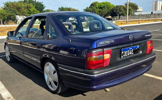 CHEVROLET-VECTRA-1995
